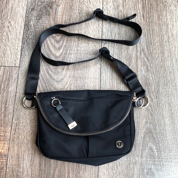 lululemon athletica Handbags - NWOTLululemon festival bag micro black